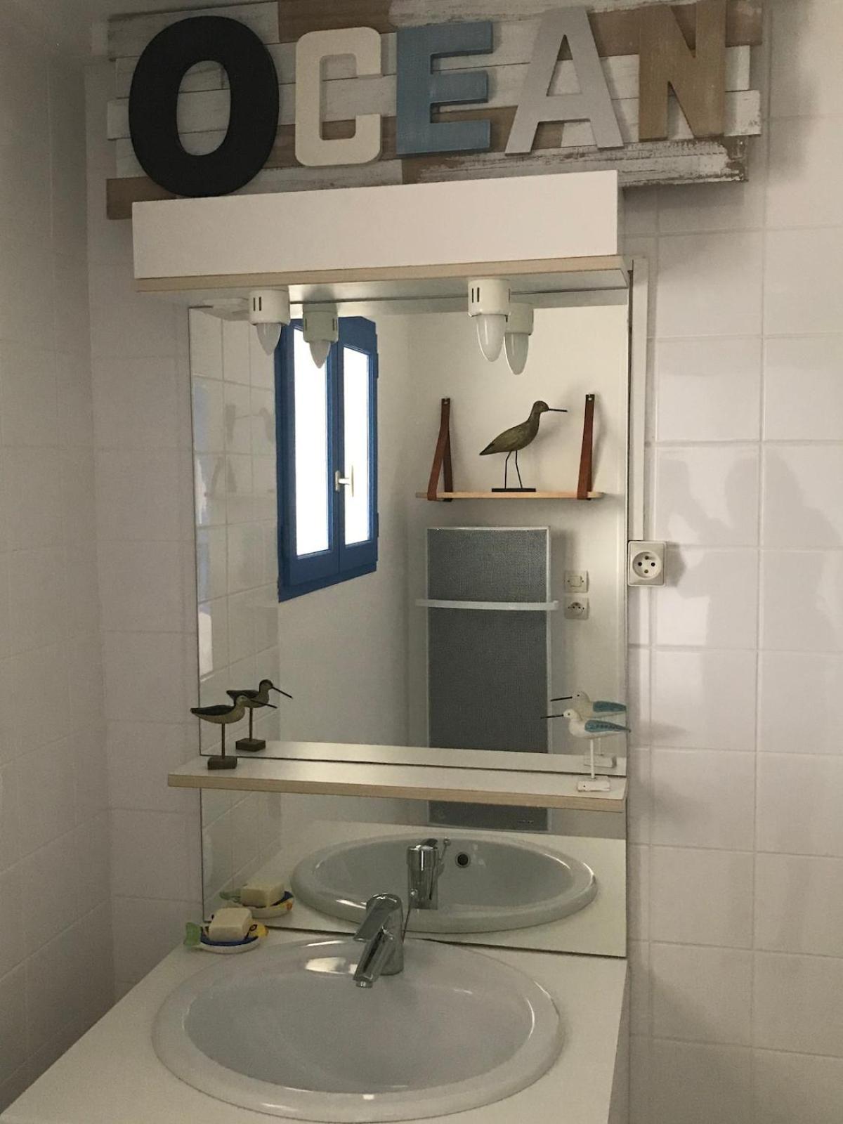 Studio Au Bord Du Lac D'Eguzon Екстериор снимка